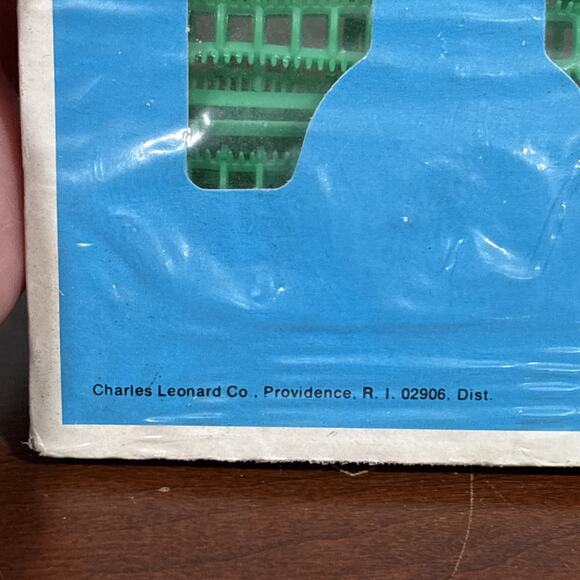 Gloray Snap On Rollers Vintage Unbreakable Plastic 18 Medium NOS - Picture 4 of 7